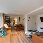 Beautiful Bungalow With Garden